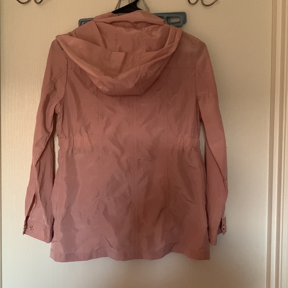 Girls pink 26 international coat - Picture 2 of 3